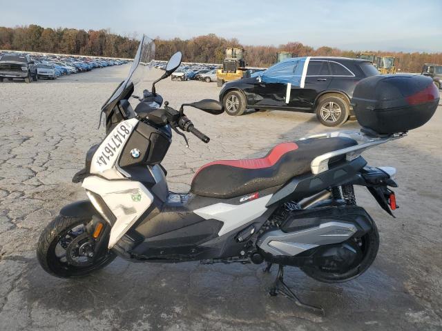 WB40C1905KS876053 - 2019 BMW C 400 X ორფეროვანი ფოტო 3