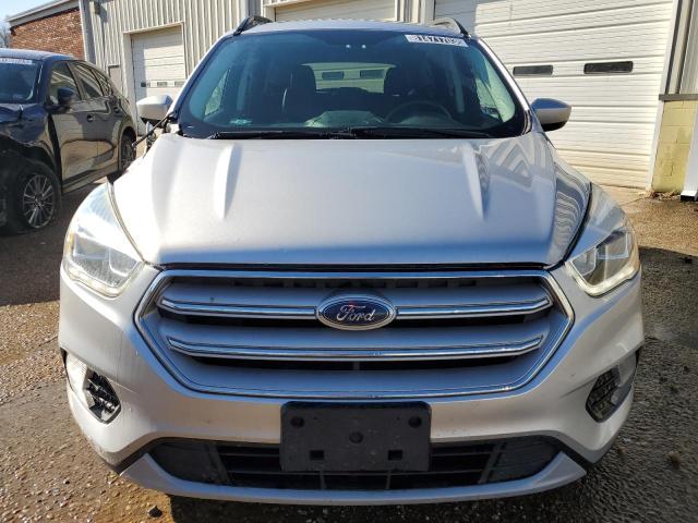 1FMCU9HD8JUB18753 - 2018 FORD ESCAPE SEL SILVER photo 5