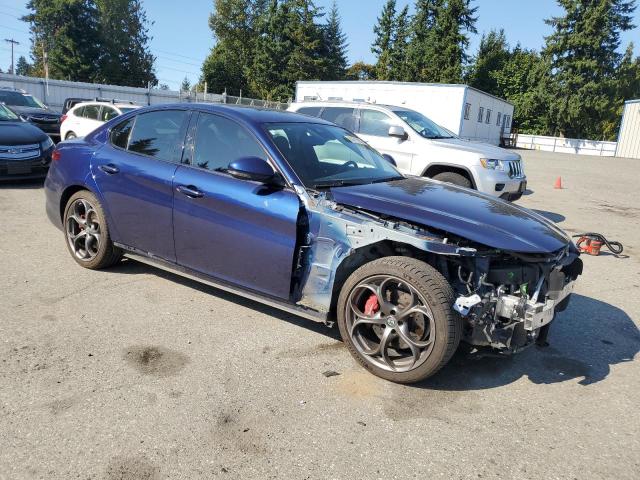 ZARFAEEN3H7537804 - 2017 ALFA ROMEO GIULIA TI Q4 BLUE photo 4