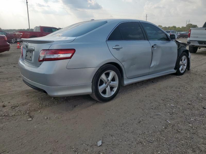 4T1BF3EK5BU724292 - 2011 TOYOTA CAMRY BASE SILVER photo 3