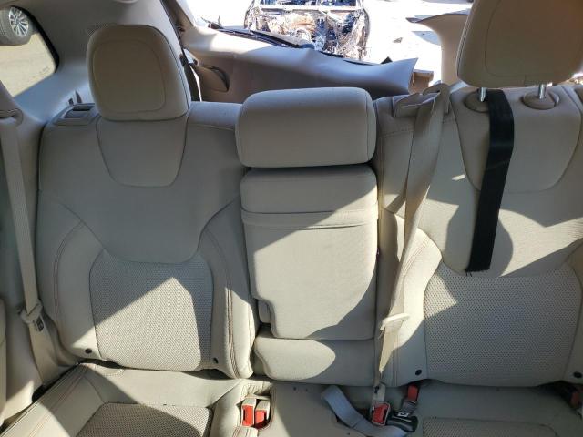 1C4PJLCB1KD365857 - 2019 JEEP CHEROKEE LATITUDE 银色 照片 10