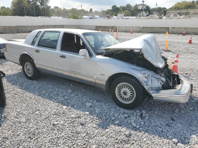 1LNLM82W1TY655139 - 1996 LINCOLN TOWN CAR SIGNATURE Gri fotoğraf 4