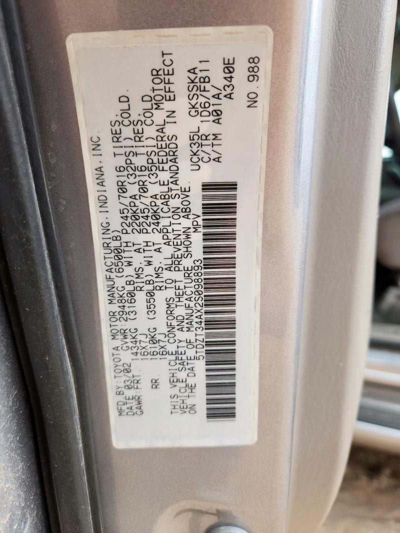 5TDZT34AX2S098893 - 2002 TOYOTA SEQUOIA SR5 银色 照片 13