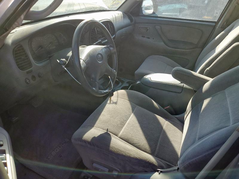 5TDZT34AX2S098893 - 2002 TOYOTA SEQUOIA SR5 银色 照片 7