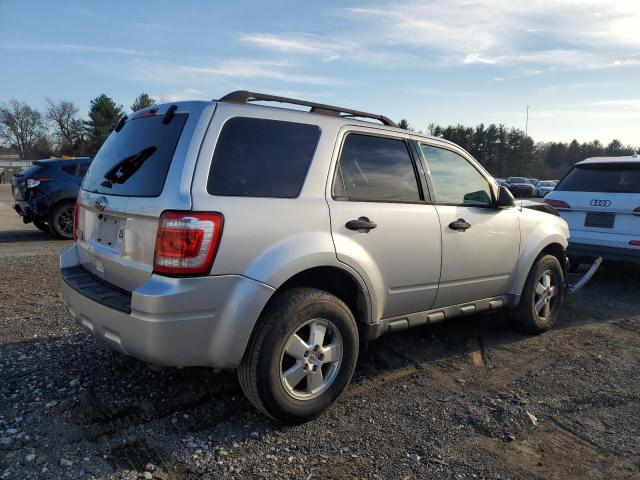 1FMCU0D73BKC02391 - 2011 FORD ESCAPE XLT SILVER photo 3