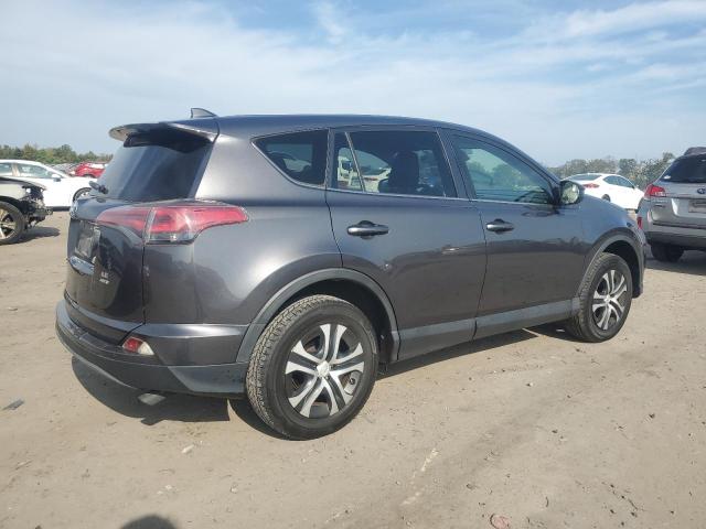 JTMBFREV2JJ218470 - 2018 TOYOTA RAV4 LE GRAY photo 3