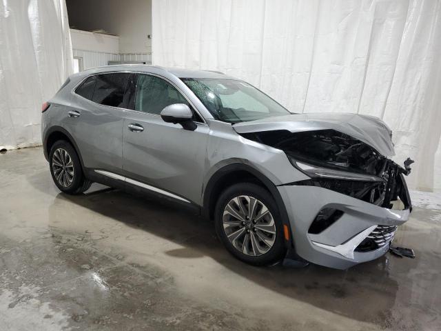 LRBFZME45RD068169 - 2024 BUICK ENVISION PREFERRED ვერცხლისფერი ფოტო 4
