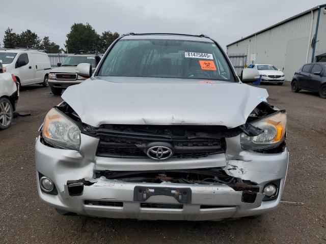 2T3RF4DV4AW032403 - 2010 TOYOTA RAV4 SPORT ვერცხლისფერი ფოტო 5