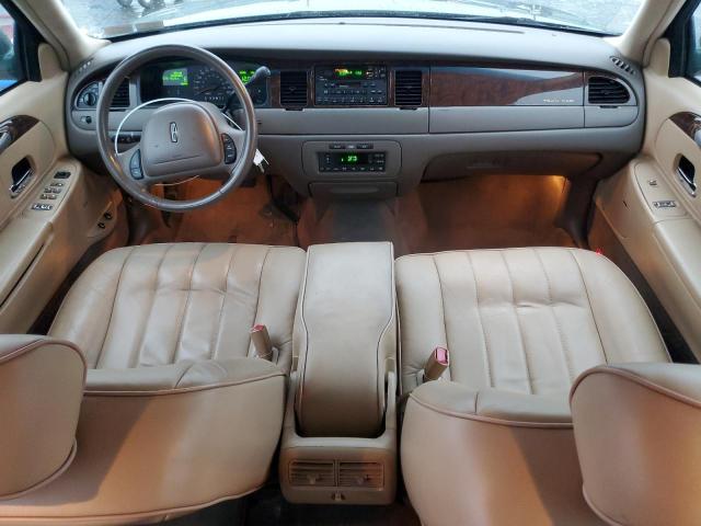 1LNFM81W8WY696919 - 1998 LINCOLN TOWN CAR EXECUTIVE GREEN photo 8