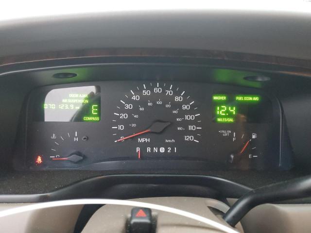 1LNFM81W8WY696919 - 1998 LINCOLN TOWN CAR EXECUTIVE GREEN photo 9