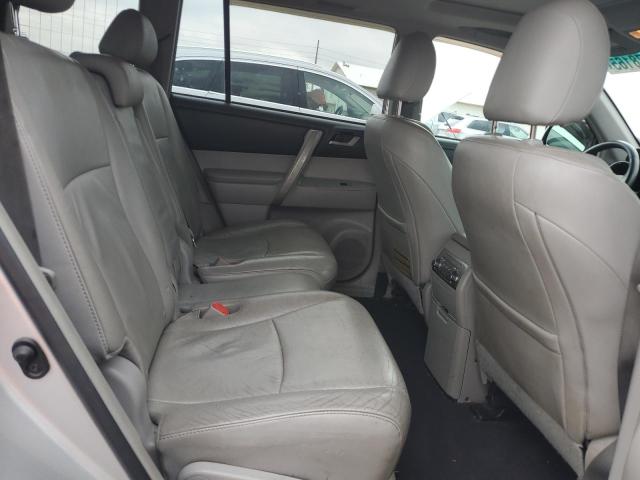 5TDBK3EH1BS077429 - 2011 TOYOTA HIGHLANDER BASE Gümüş fotoğraf 11