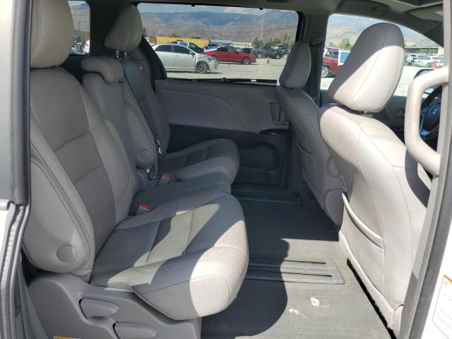 5TDYK3DC8FS672655 - 2015 TOYOTA SIENNA XLE 白色 照片 11