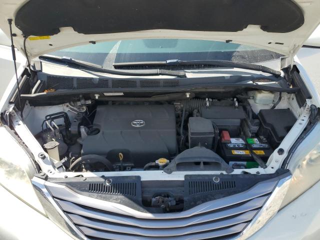 5TDYK3DC8FS672655 - 2015 TOYOTA SIENNA XLE 白色 照片 12