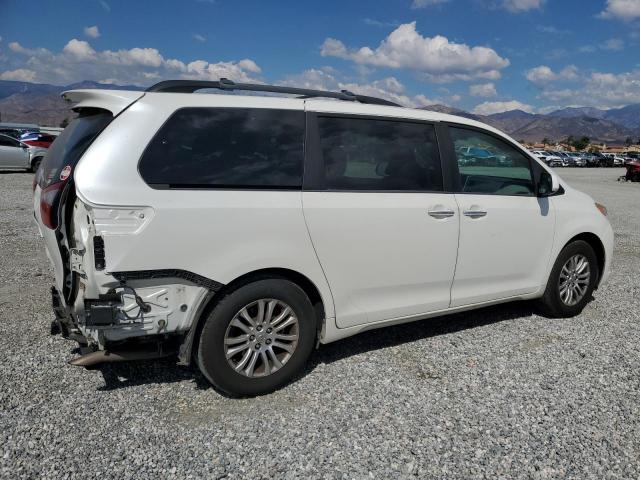 5TDYK3DC8FS672655 - 2015 TOYOTA SIENNA XLE 白色 照片 3