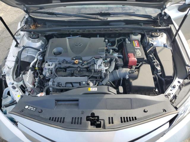 4T1B11HK0JU058066 - 2018 TOYOTA CAMRY L 银色 照片 11