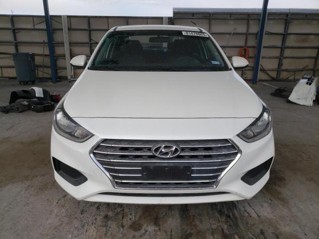 3KPC24A37KE039976 - 2019 HYUNDAI ACCENT SE WHITE photo 5