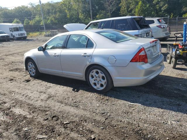 3FAHP0HA2AR196817 - 2010 FORD FUSION SE SILVER photo 2