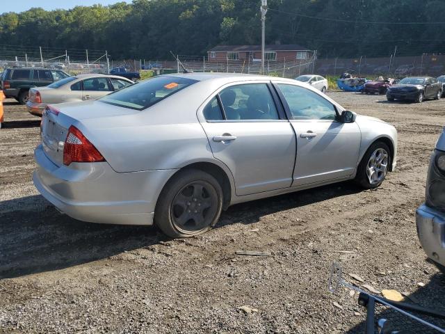 3FAHP0HA2AR196817 - 2010 FORD FUSION SE SILVER photo 3