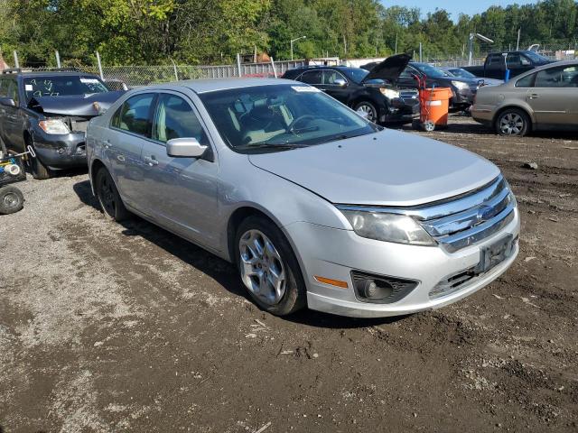 3FAHP0HA2AR196817 - 2010 FORD FUSION SE SILVER photo 4