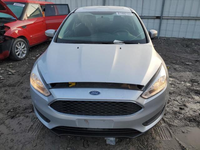 1FADP3FE5JL268274 - 2018 FORD FOCUS SE SILVER photo 5