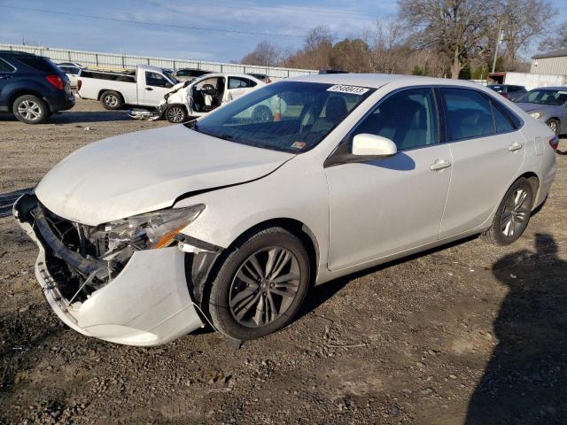 4T1BF1FK6HU454243 - 2017 TOYOTA CAMRY SE LE Beyaz fotoğraf 1