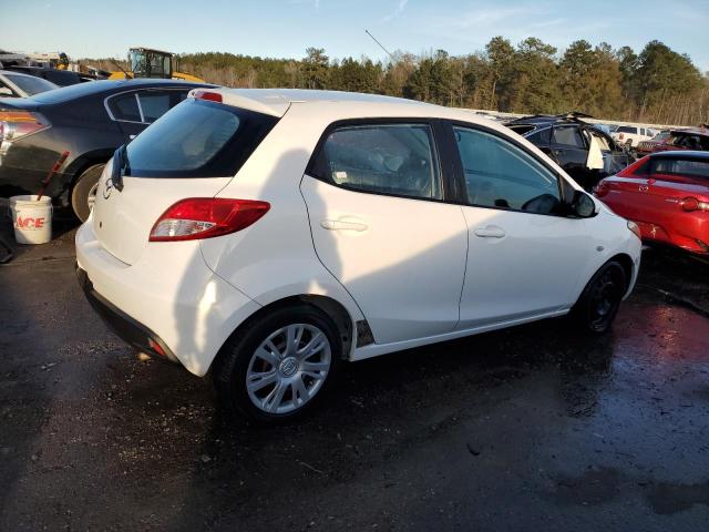 JM1DE1KY2E0181637 - 2014 MAZDA MAZDA2 SPORT WHITE photo 3