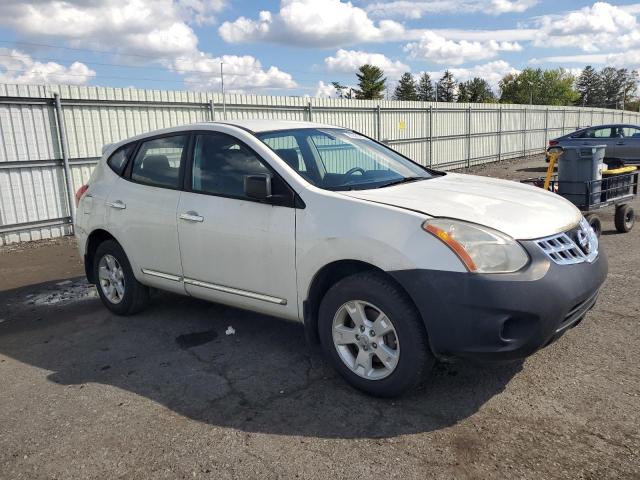 JN8AS5MVXDW102673 - 2013 NISSAN ROGUE S WHITE photo 4