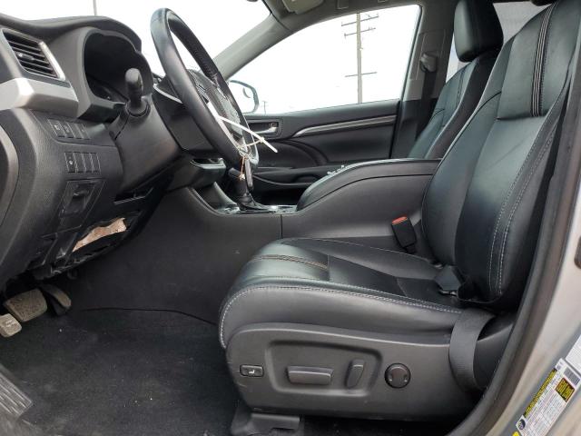 5TDJZRFH0JS541219 - 2018 TOYOTA HIGHLANDER SE فضي صورة 7