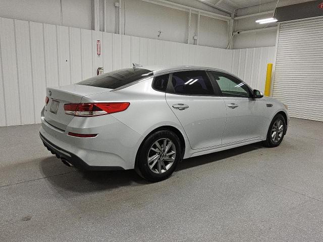 5XXGT4L31KG284212 - 2019 KIA OPTIMA LX Gümüş fotoğraf 3