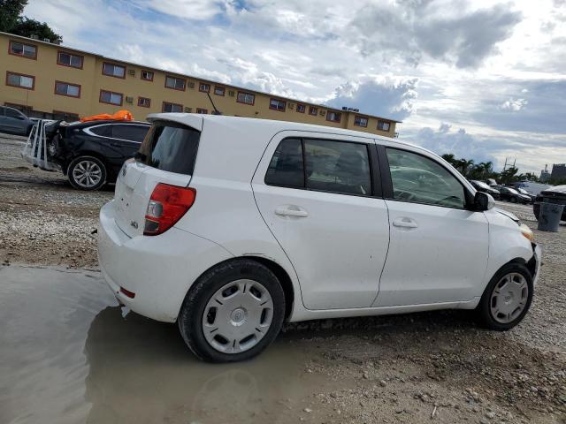 JTKKUPB46D1032725 - 2013 TOYOTA SCION XD WHITE photo 3