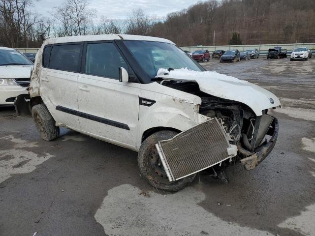 KNDJT2A50C7463401 - 2012 KIA SOUL WHITE photo 4