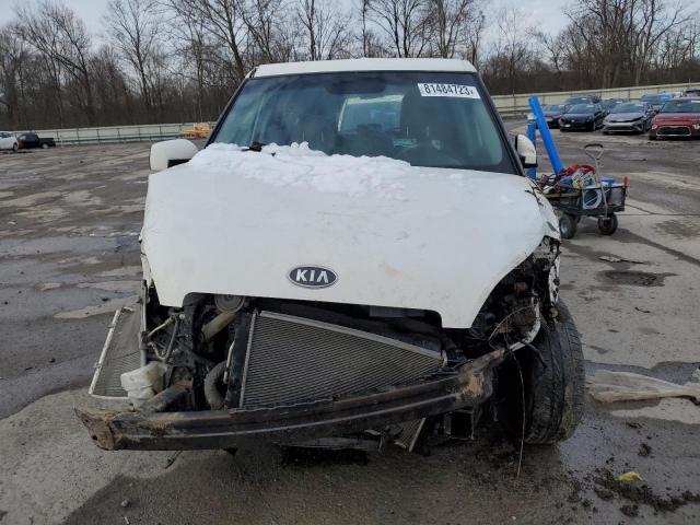 KNDJT2A50C7463401 - 2012 KIA SOUL WHITE photo 5