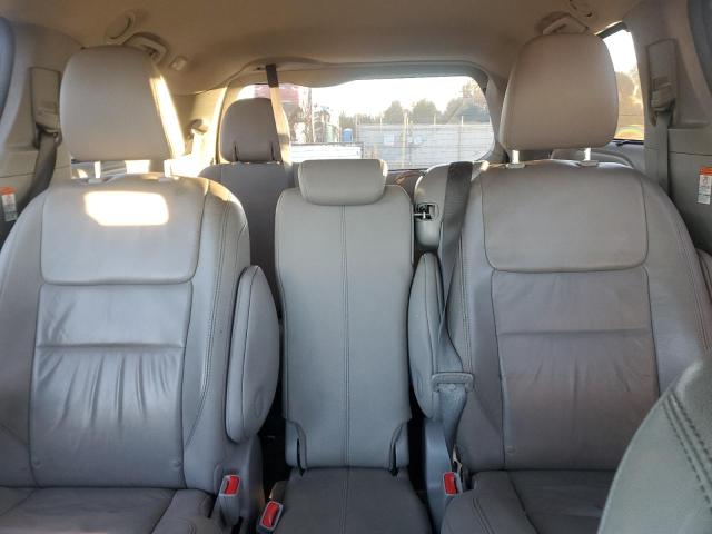 5TDYK3DC0FS608609 - 2015 TOYOTA SIENNA XLE Srebrny zdjęcie 10