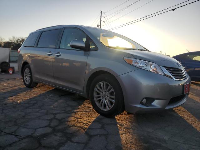 5TDYK3DC0FS608609 - 2015 TOYOTA SIENNA XLE Srebrny zdjęcie 4