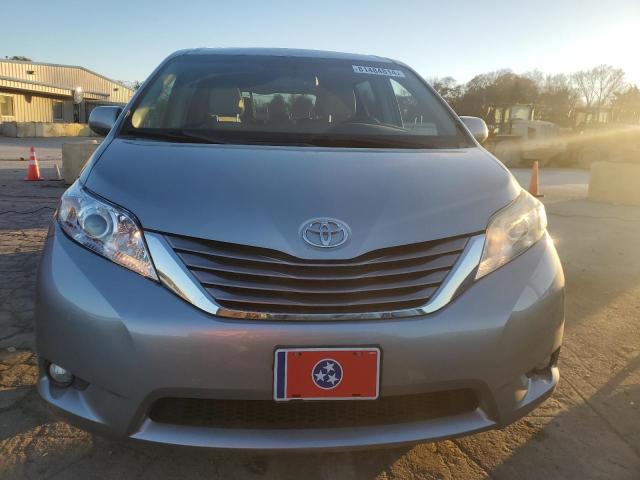 5TDYK3DC0FS608609 - 2015 TOYOTA SIENNA XLE Srebrny zdjęcie 5