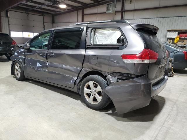 5TDKK3DC9DS318176 - 2013 TOYOTA SIENNA LE GRAY photo 2