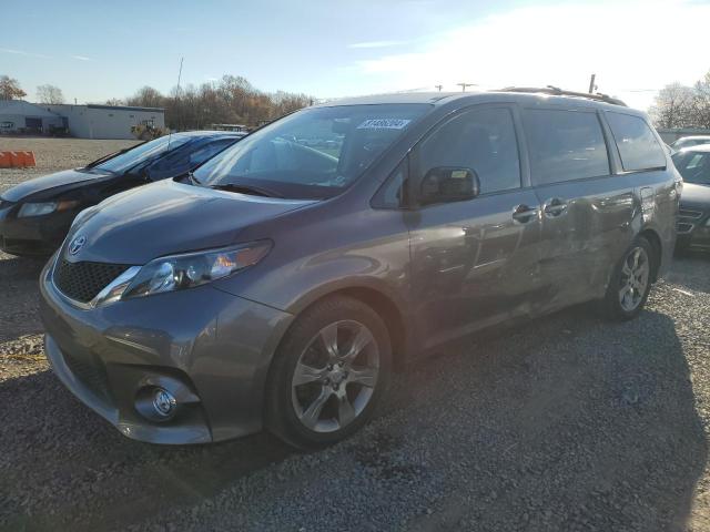 2011 TOYOTA SIENNA SPORT, 