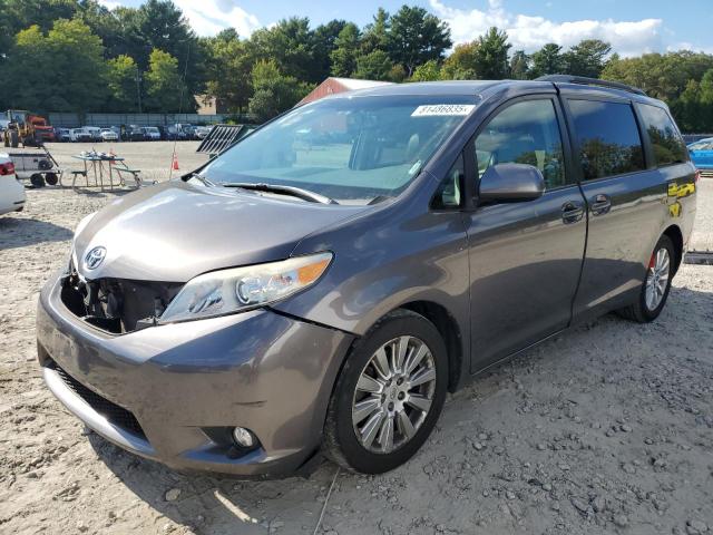 2011 TOYOTA SIENNA XLE, 