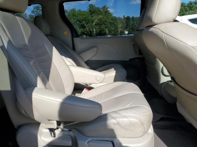 5TDDK3DC0BS007757 - 2011 TOYOTA SIENNA XLE GRAY photo 11