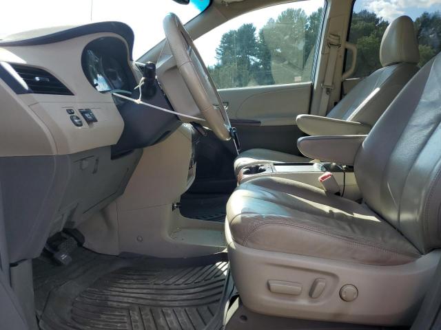 5TDDK3DC0BS007757 - 2011 TOYOTA SIENNA XLE GRAY photo 7