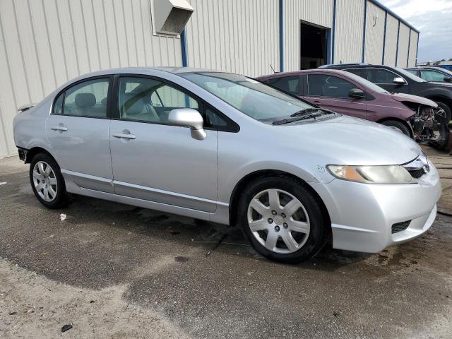 2HGFA16539H527945 - 2009 HONDA CIVIC LX SILVER photo 4