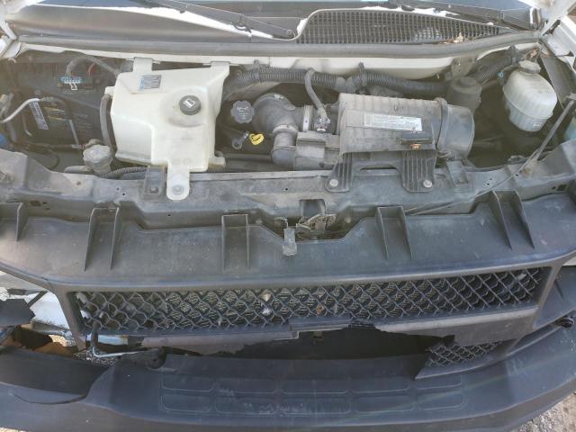 1GBHG31K381111443 - 2008 CHEVROLET EXPRESS G3 WHITE photo 11