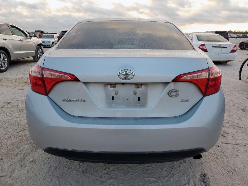 5YFBURHE5HP717755 - 2017 TOYOTA COROLLA L SILVER photo 6