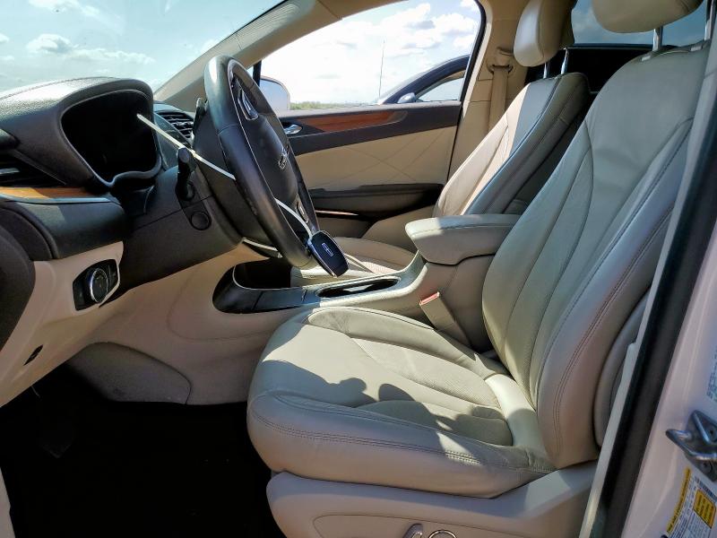 5LMCJ2C90JUL33236 - 2018 LINCOLN MKC SELECT 白色 照片 7