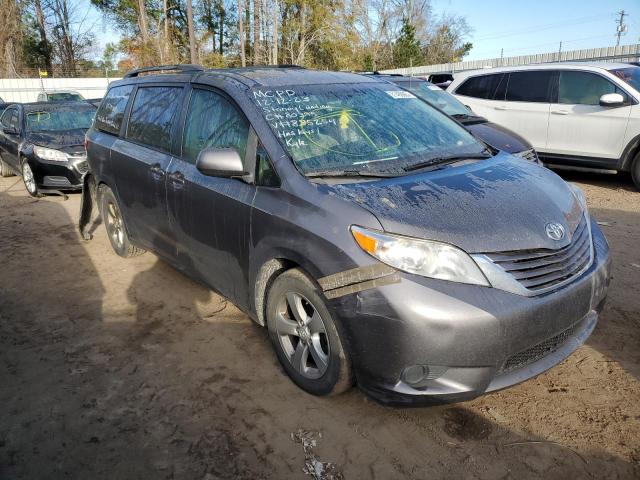 5TDKZ3DC8HS885254 - 2017 TOYOTA SIENNA LE GRAY photo 4