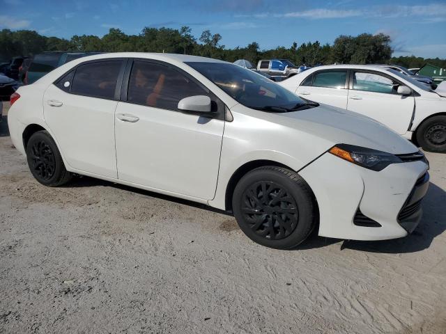 5YFBURHE7HP595898 - 2017 TOYOTA COROLLA L 白色 照片 4