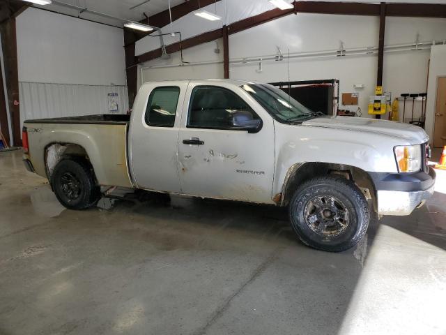 1GTR2TE30BZ138920 - 2011 GMC SIERRA K1500 SILVER photo 4