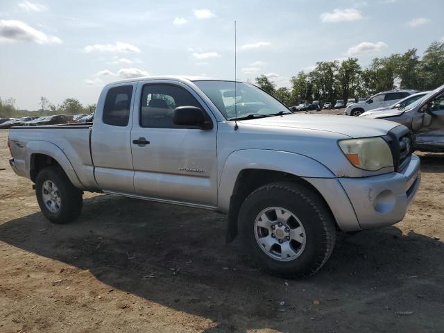 5TEUU42NX5Z098659 - 2005 TOYOTA TACOMA ACCESS CAB Argent photo 4