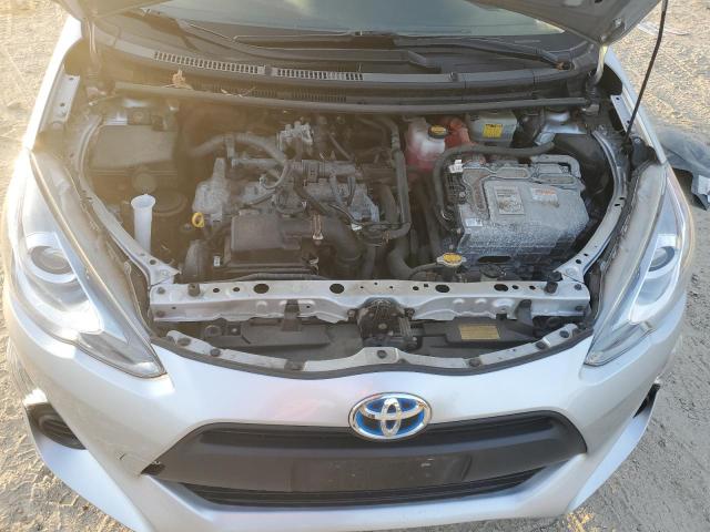 JTDKDTB35F1576627 - 2015 TOYOTA PRIUS C GRAY photo 11