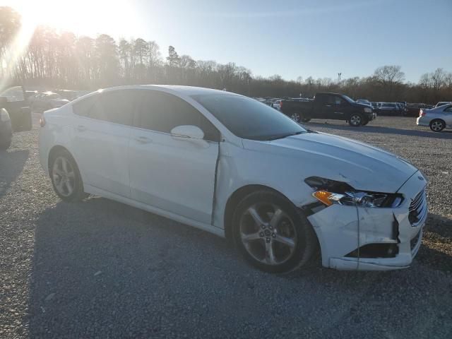 3FA6P0H7XGR254421 - 2016 FORD FUSION SE WHITE photo 4